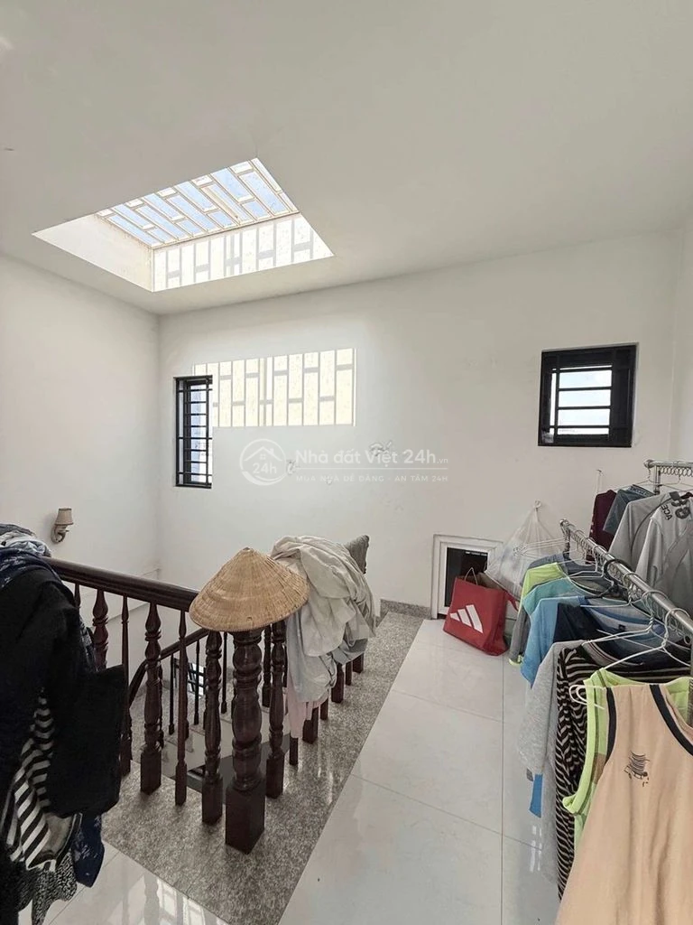 HXH Nguyễn Văn Quá nhà BTCT 75m2 x 5 tầng 6tỷ4