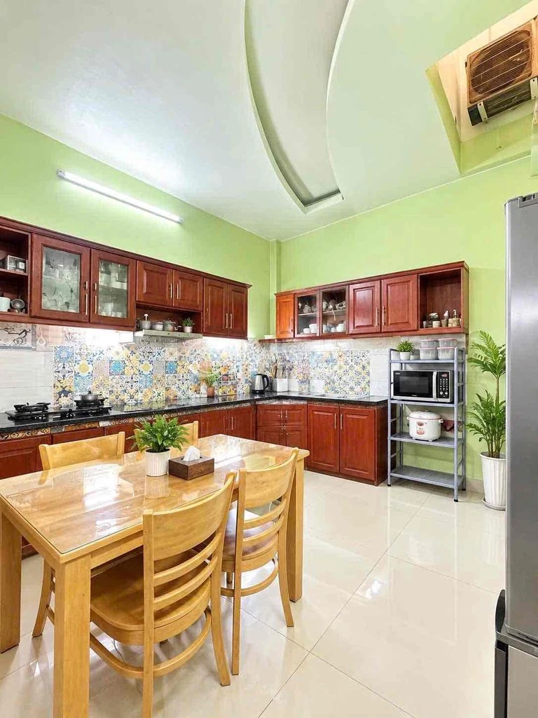 nhà hai tầng ngay tân kỳ tân qúi ,hẻm xe hơi giá nhỉnh hơn 4tỷ xíu