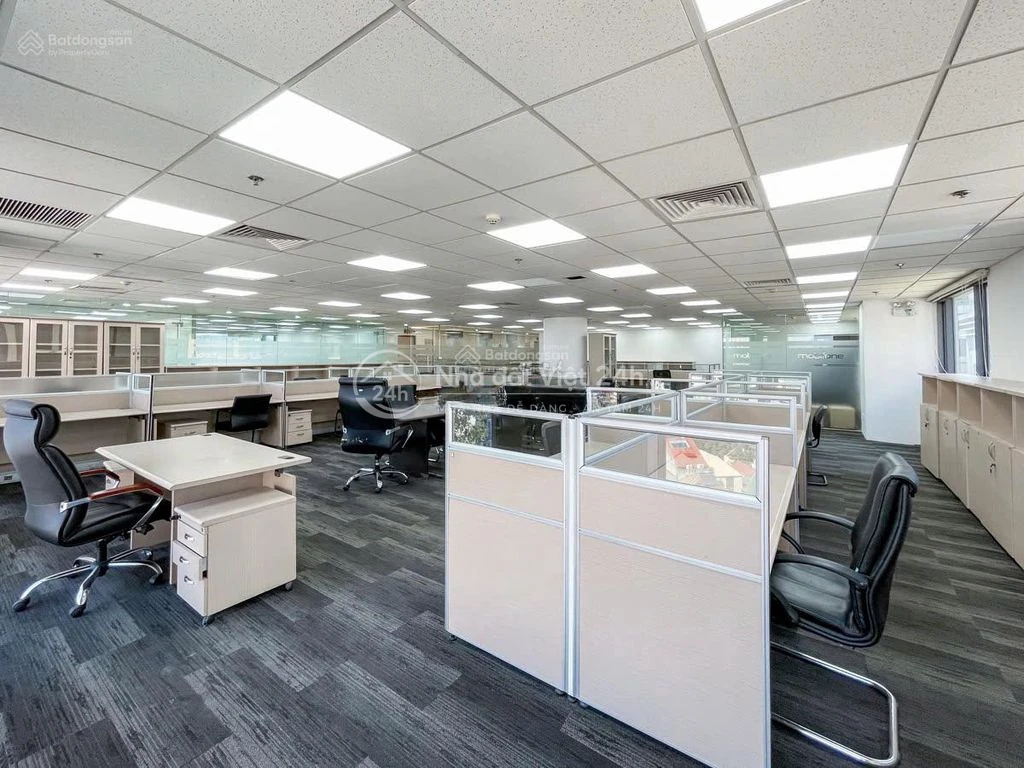 Hiếm có văn phòng 490 m2 tại phố Trần Duy Hưng cần cho thuê