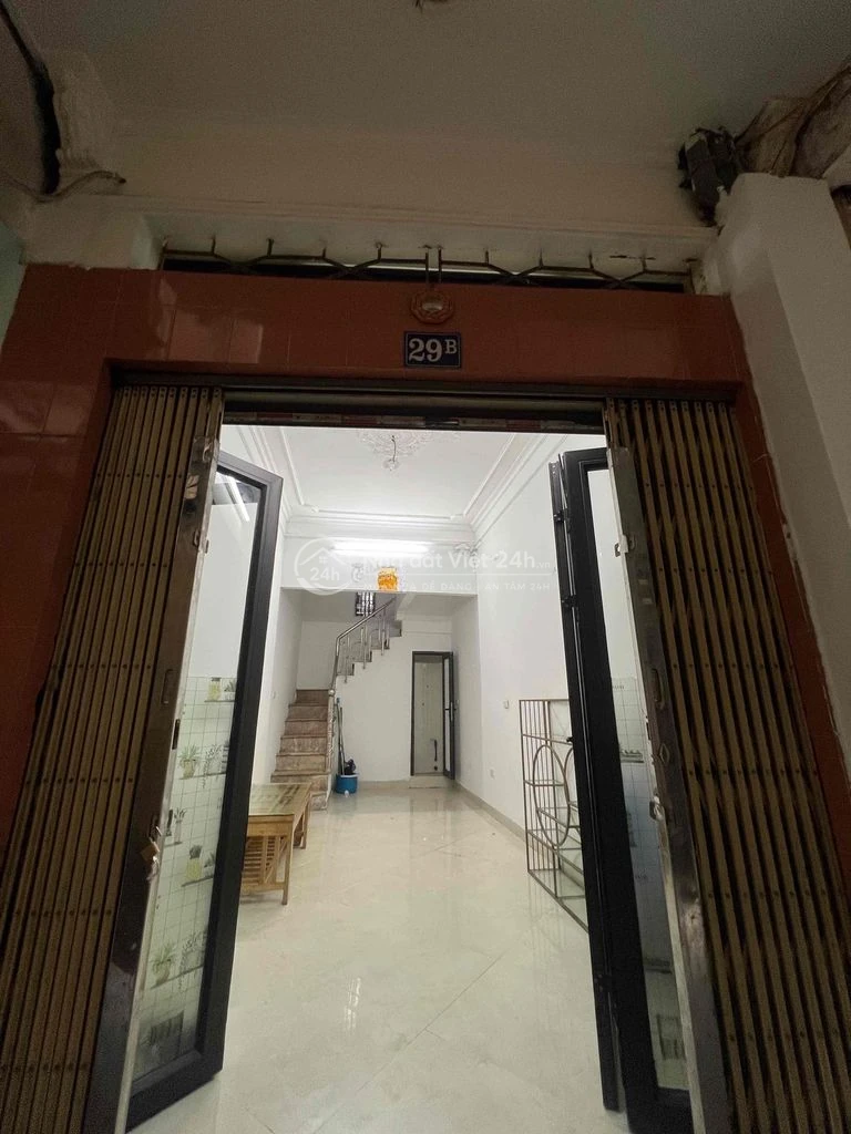 Cho thuê nhà nguyên căn dt 20mx4t - giá 10 tr