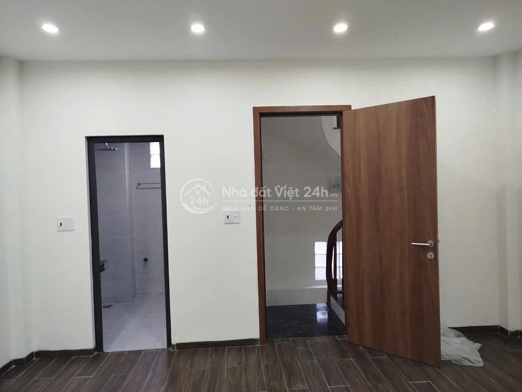 CHÍNH CHỦ CHO THUÊ NHÀ 35M2 LÔ GÓC OTO VÀO CỬA , CÁCH QUỐC GẦN QL6