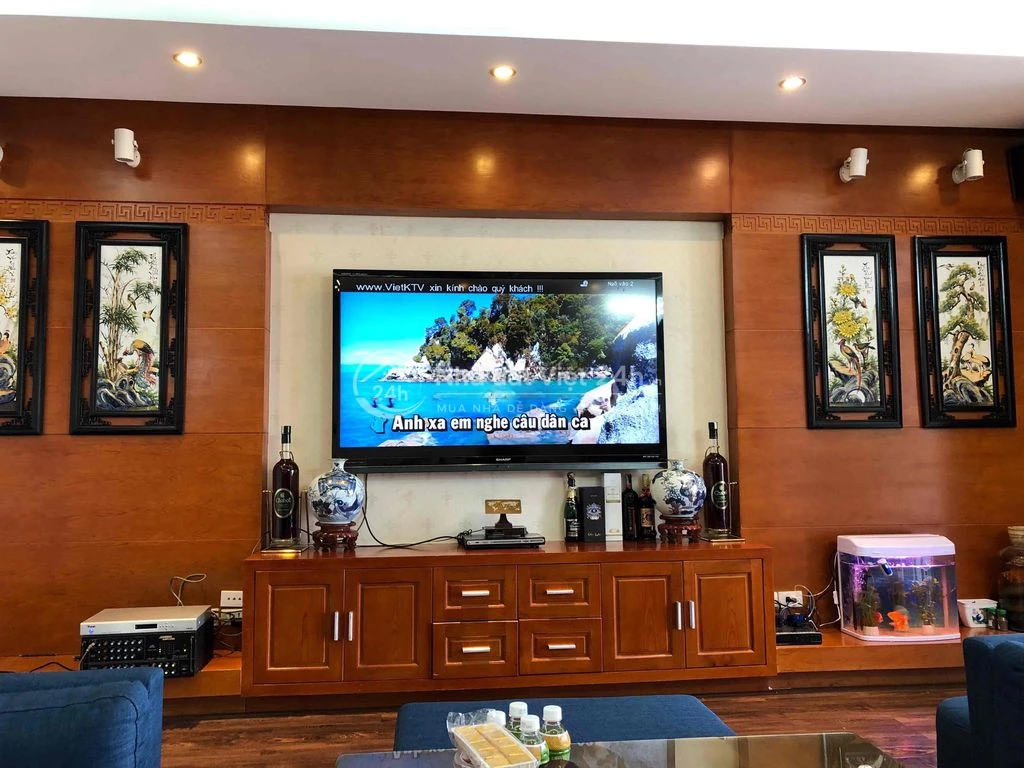 Cho thuê chung cư B4 Kim Liên, mặt phố Phạm Ngọc Thạch, Hà Nội