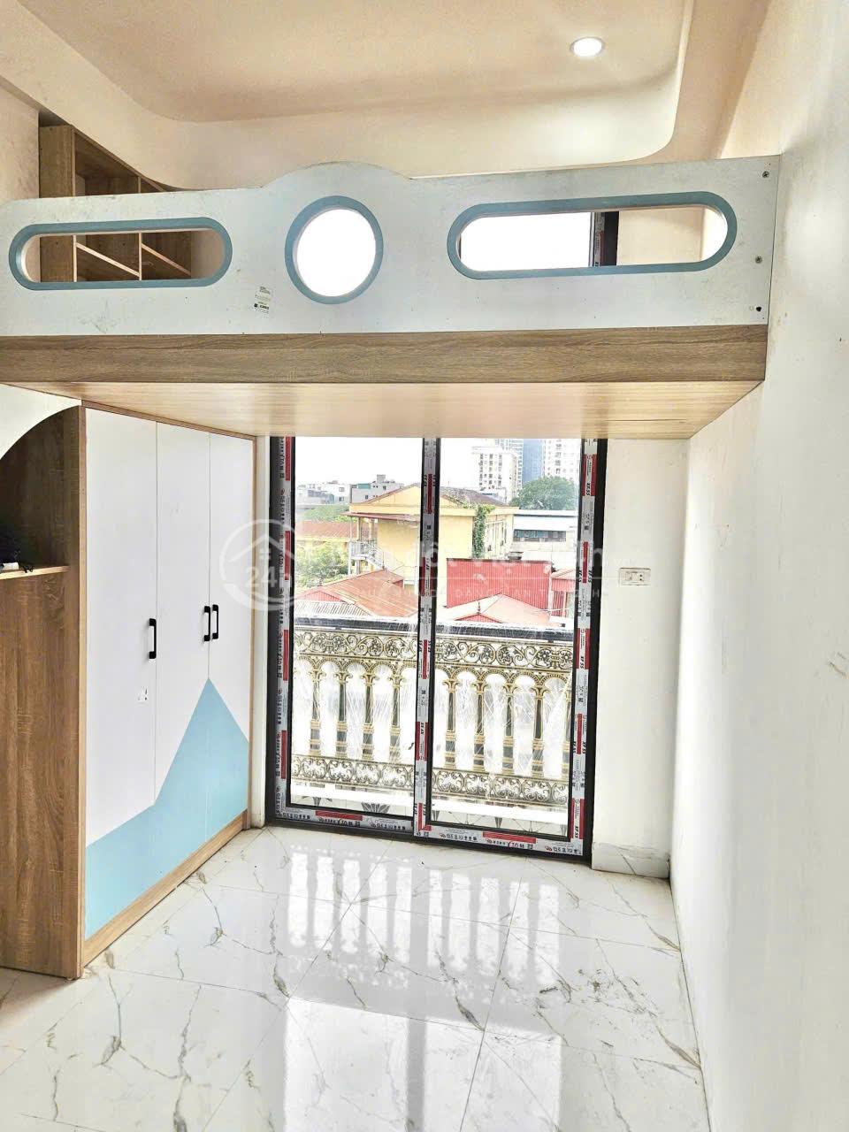 Cho thuê mặt bằng kinh doanh 240m gồm 9 tầng thang máy Mỹ Đình