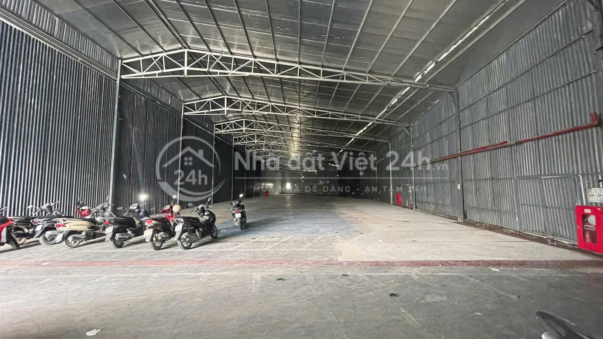 Cho thuê 900m² kho xưởng tại Cầu Diễn, Bắc Từ Liêm, Hà Nội container vào tận nơi