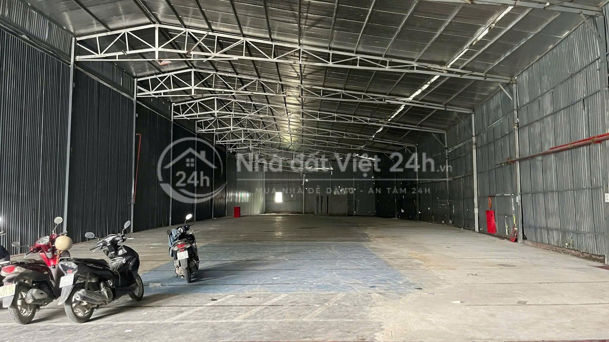 Cho thuê 900m² kho xưởng tại Cầu Diễn, Bắc Từ Liêm, Hà Nội container vào tận nơi