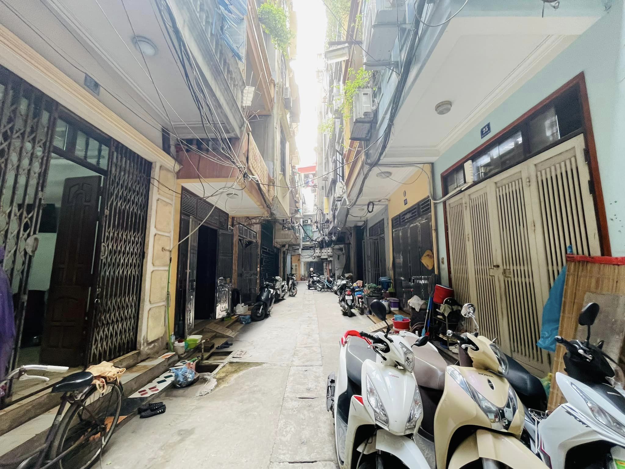 Bán nhà 6 tầng Thang Máy Phố Giang Văn Minh giá 16 tỷ