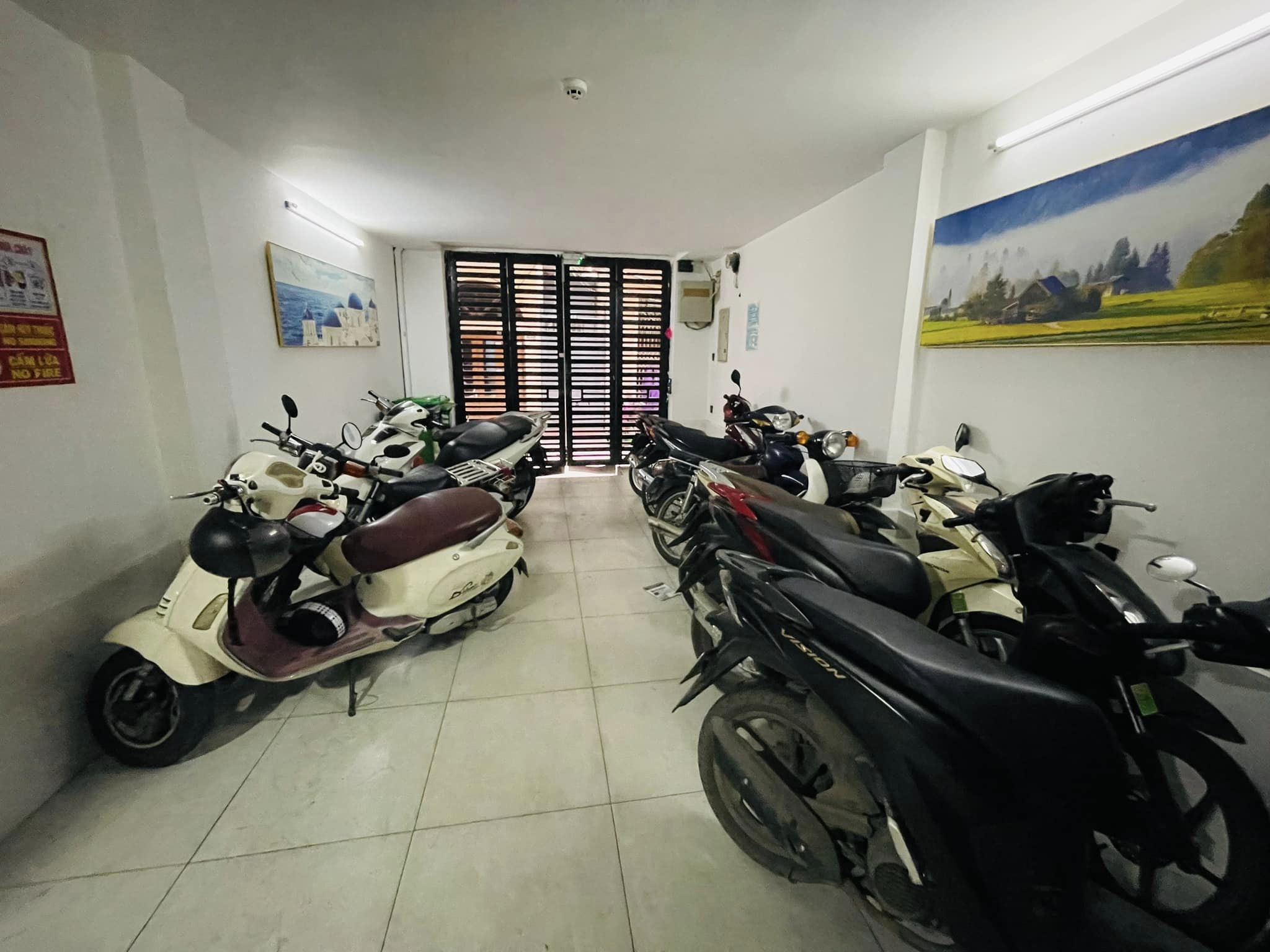 Bán nhà 6 tầng Thang Máy Phố Giang Văn Minh giá 16 tỷ