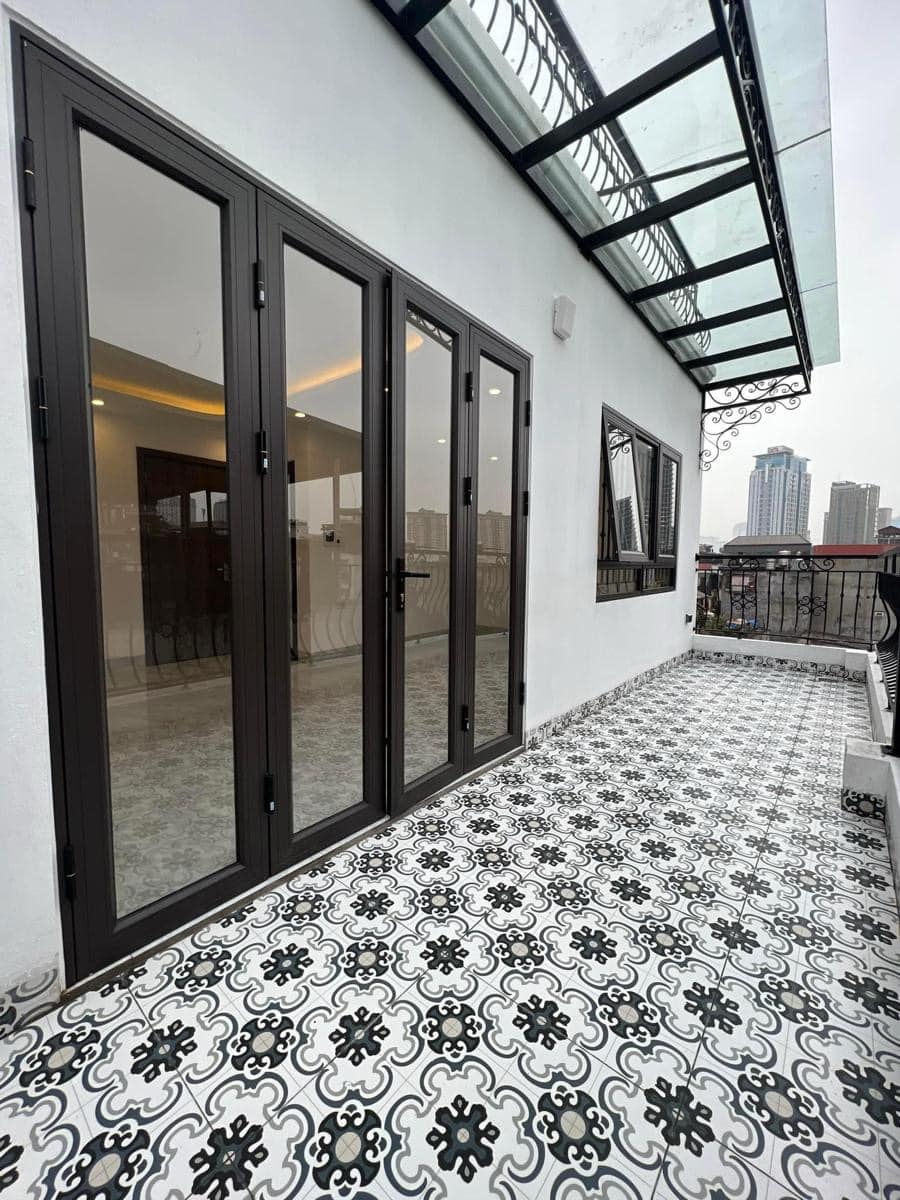 Bán nhà 7 tầng phố Hoàng Cầu 55 m mặt tiền 6.6 m giá 11 tỷ