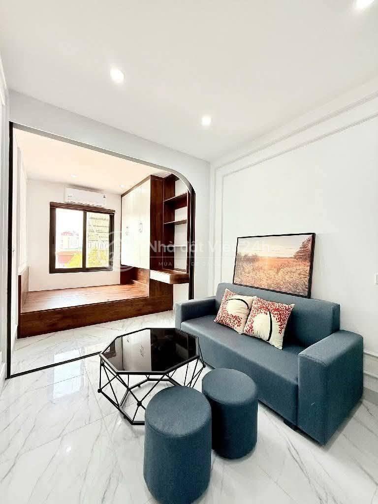 Bán nhà 8 tầng thang máy phố Tô Vĩnh Diện hiện đang cho thuê 140 tr