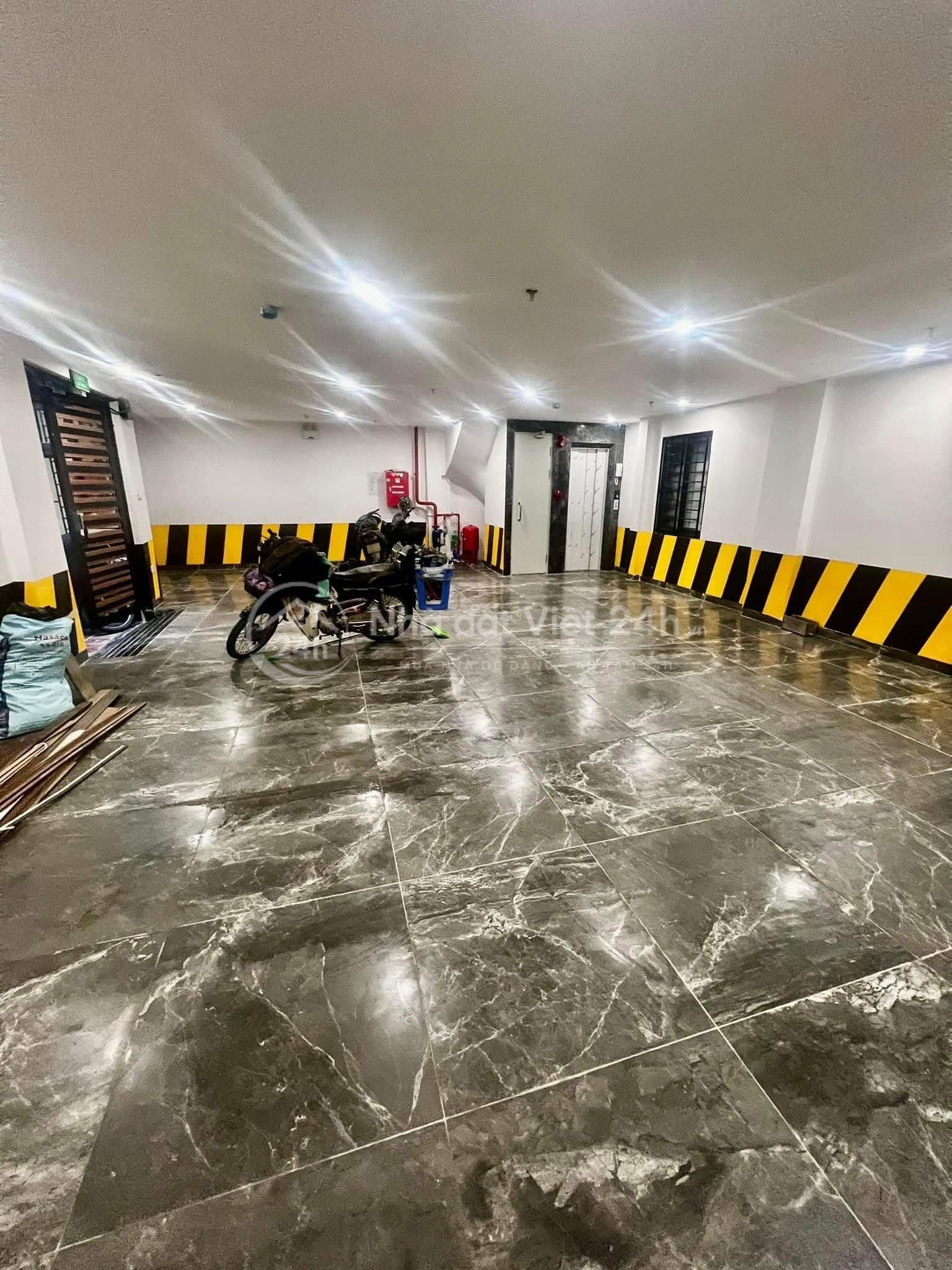 Bán nhà 8 tầng thang máy phố Tây Sơn cho thuê 140 tr/ tháng