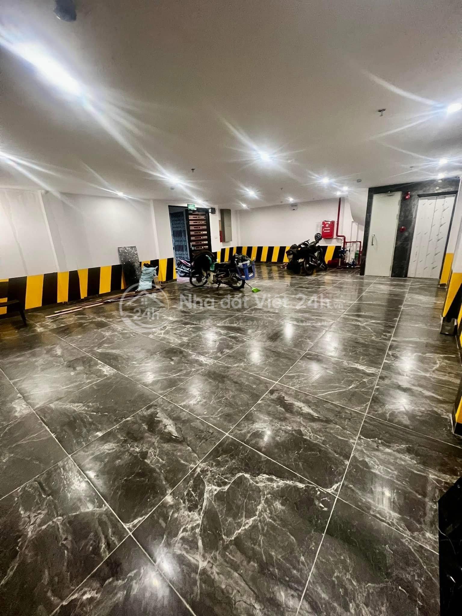 Bán nhà 8 tầng thang máy phố Tây Sơn cho thuê 140 tr/ tháng