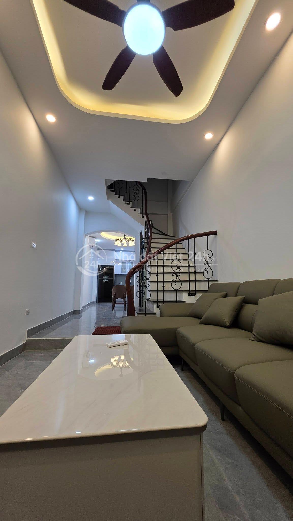 Bán nhà ngõ 70 Ngọc Khánh 36 m 5 tầng - Ba Đình