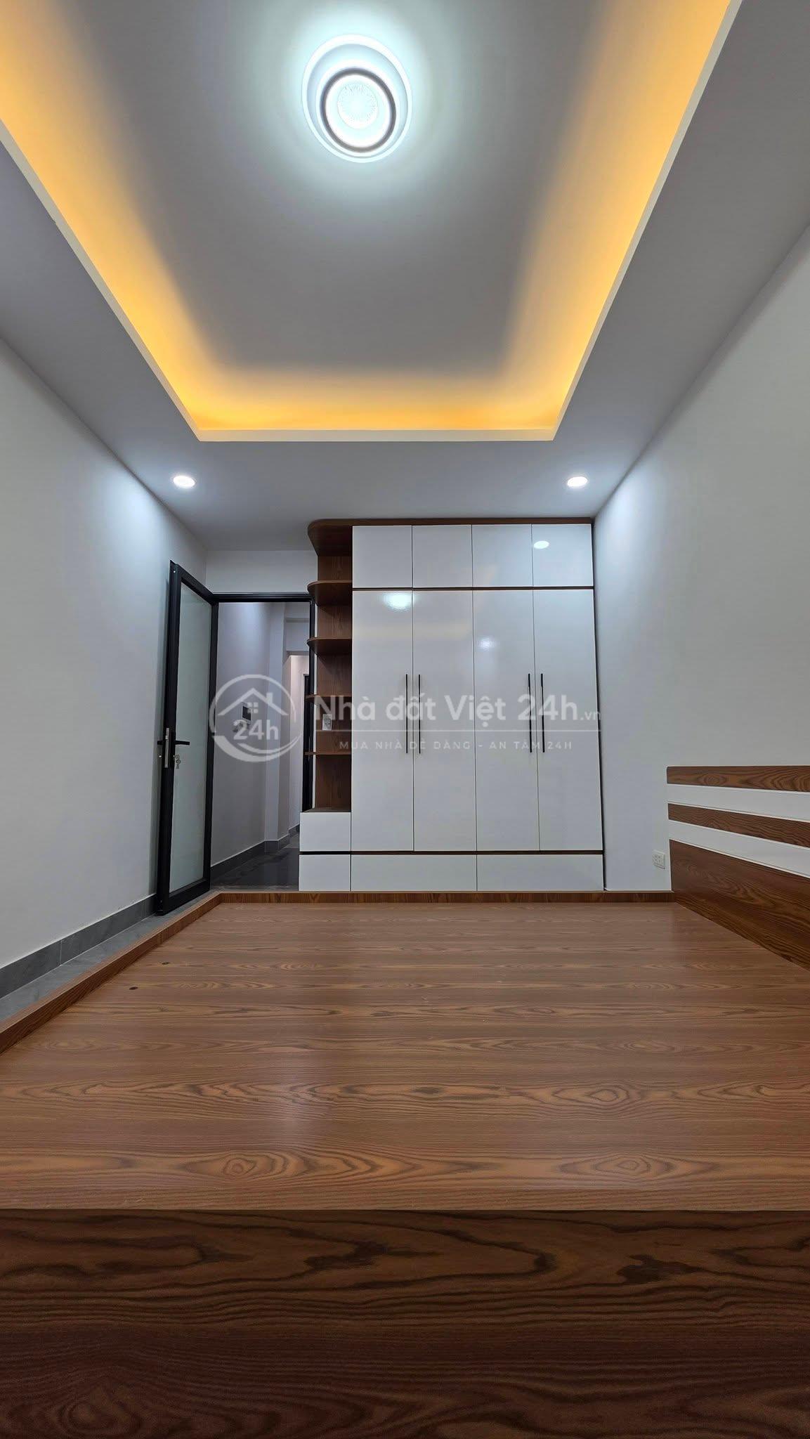 Bán nhà ngõ 70 Ngọc Khánh 36 m 5 tầng - Ba Đình