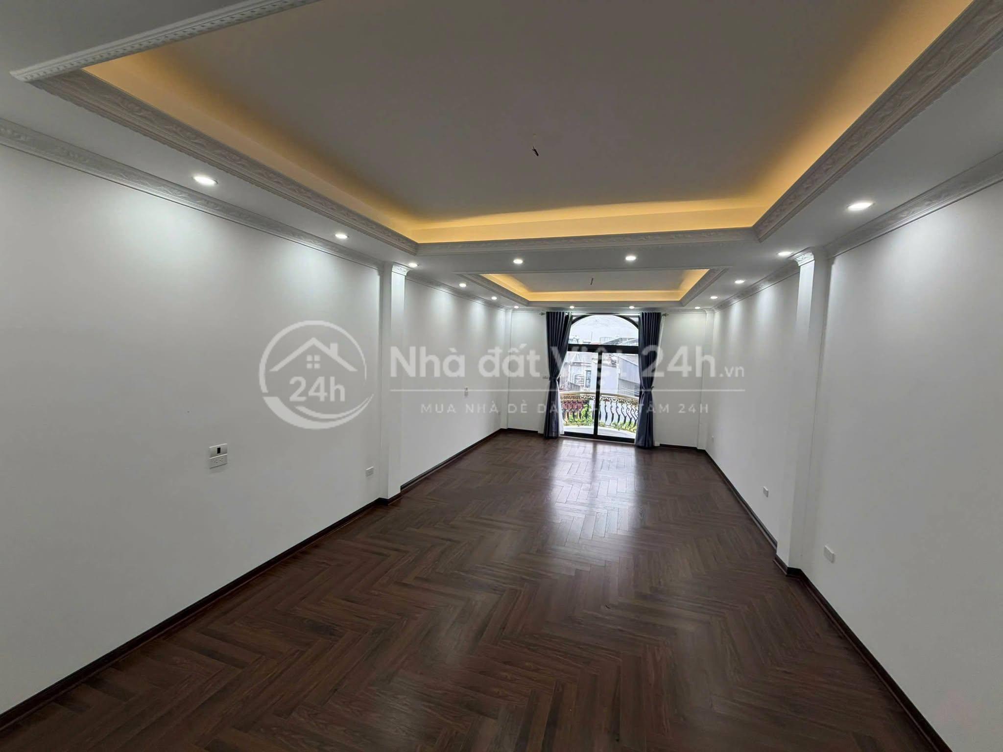 gần Vinhomes Riveside, bán nhà ở- Long Biên. 26,8tỷ 80m2 mặt phố Cầu Bây. 6.5 Tầng