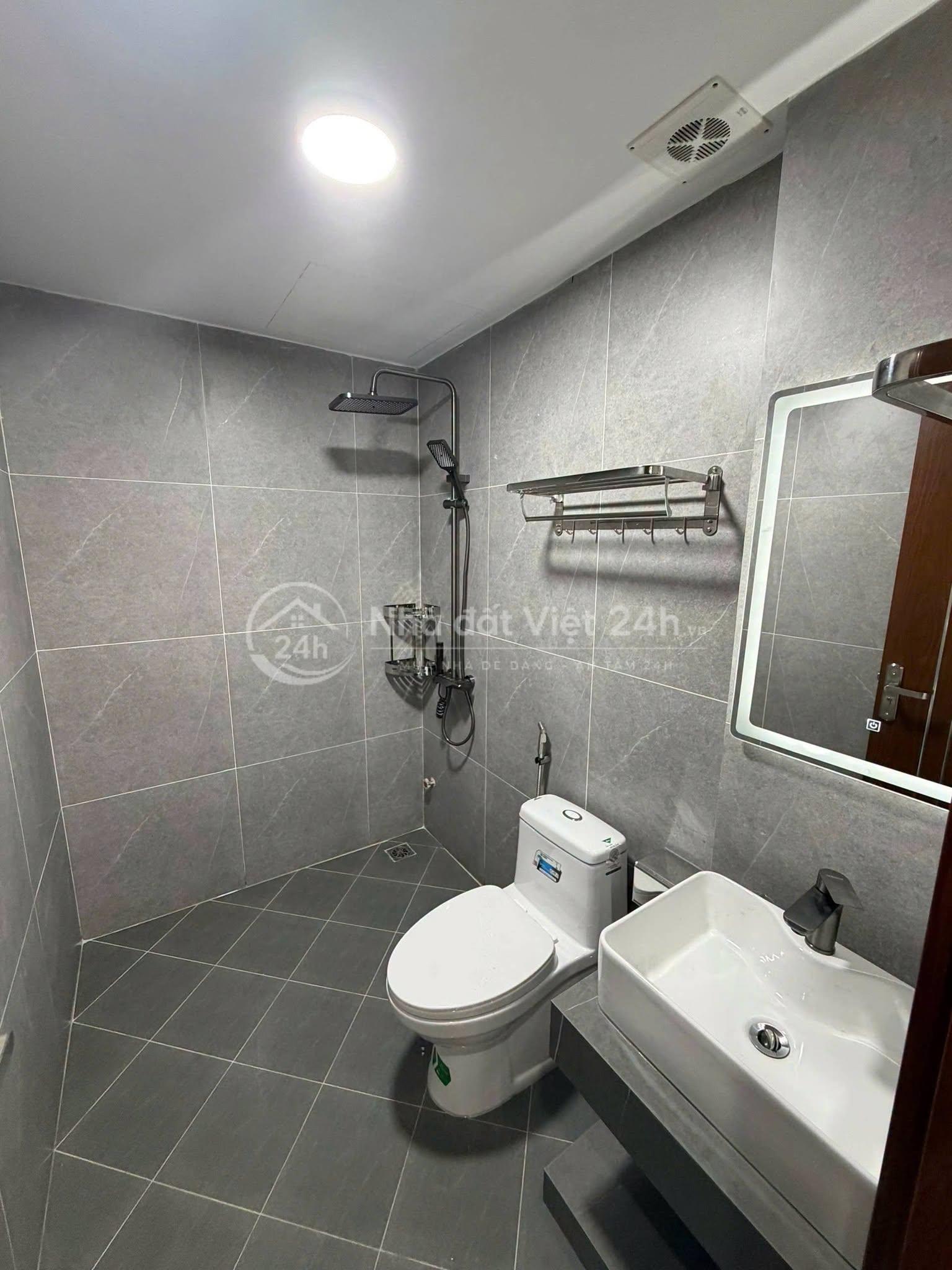 gần Vinhomes Riveside, bán nhà ở- Long Biên. 26,8tỷ 80m2 mặt phố Cầu Bây. 6.5 Tầng