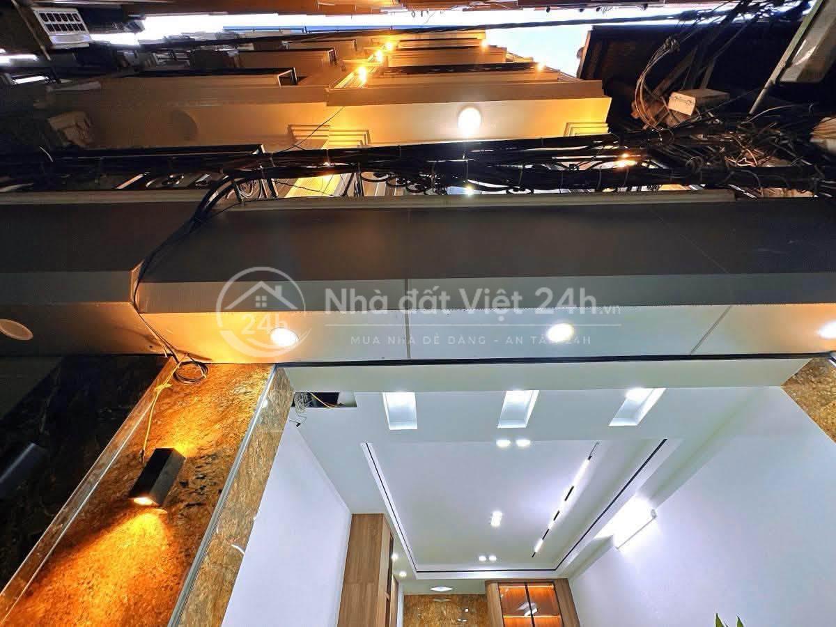 Nhà ngõ 133 Xuân Thủy, Cầu Giấy  Dt. 33/35m x 6.5 tầng