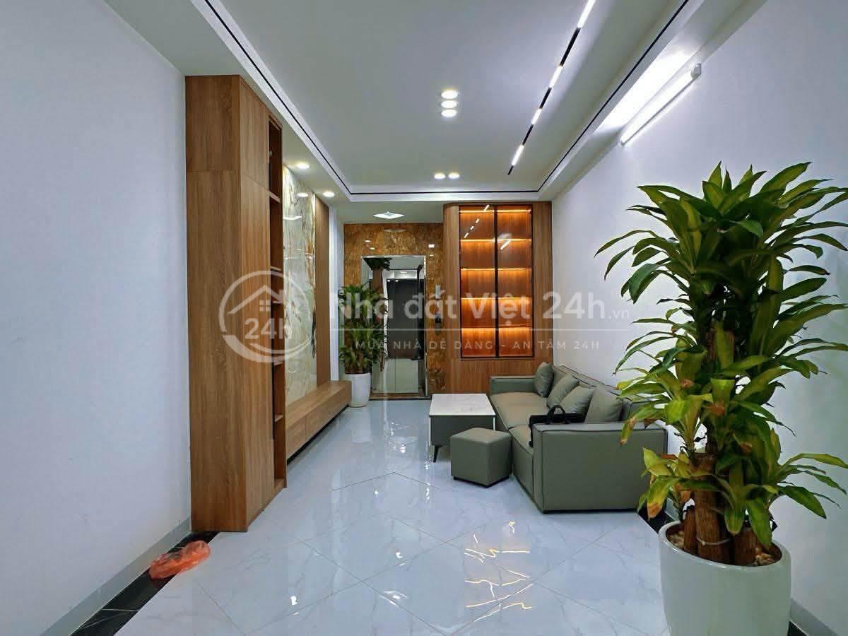 Nhà ngõ 133 Xuân Thủy, Cầu Giấy  Dt. 33/35m x 6.5 tầng