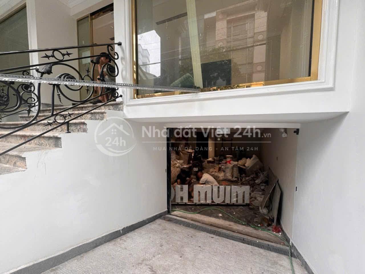 Bán nhà Mặt Phố Giảng võ 10 tầng thang máy giá 78 Tỷ