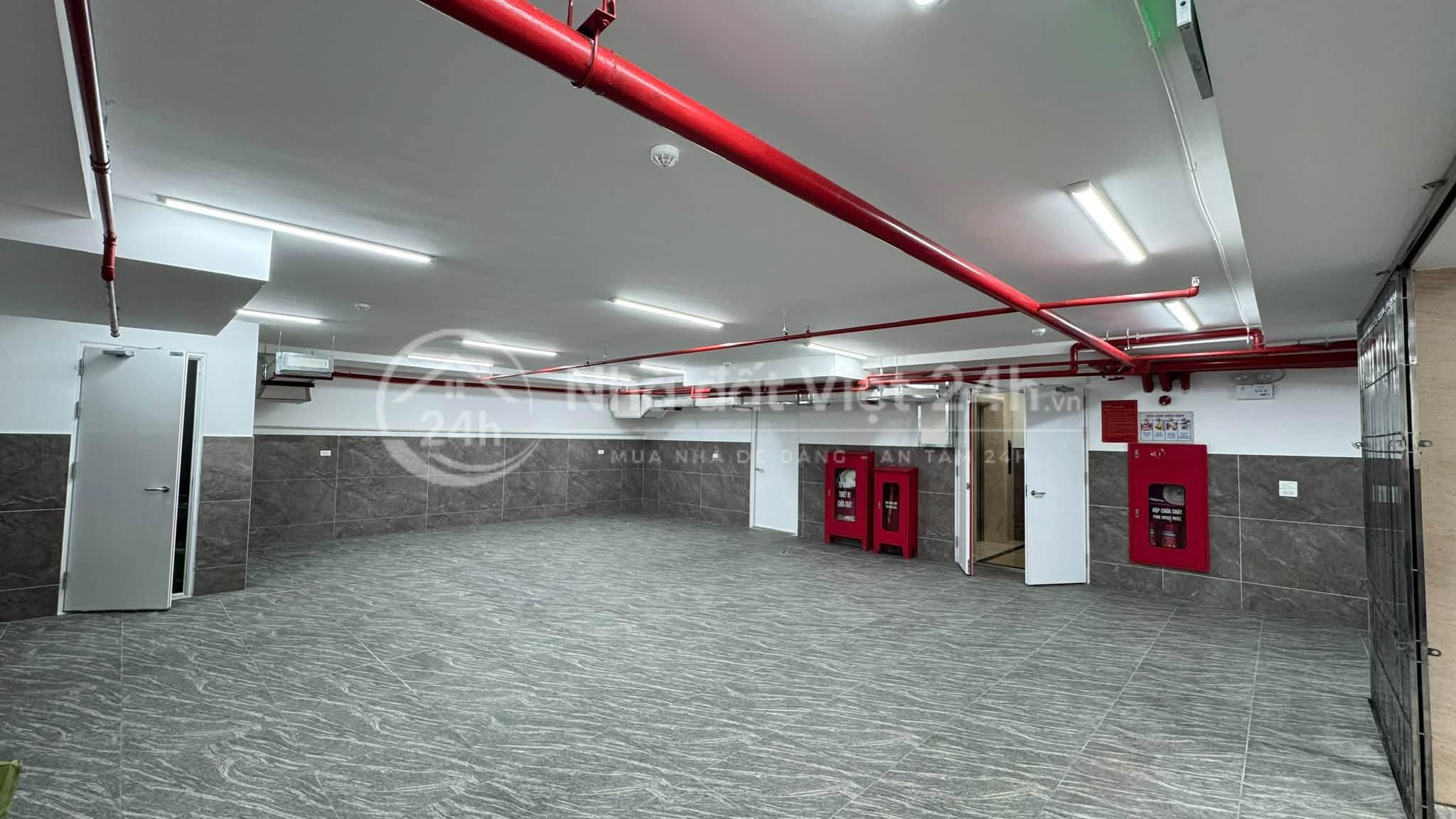 Bán nhà 9 Tầng Mặt phố Hoàng Ngân 211 m, giá 195 tỷ