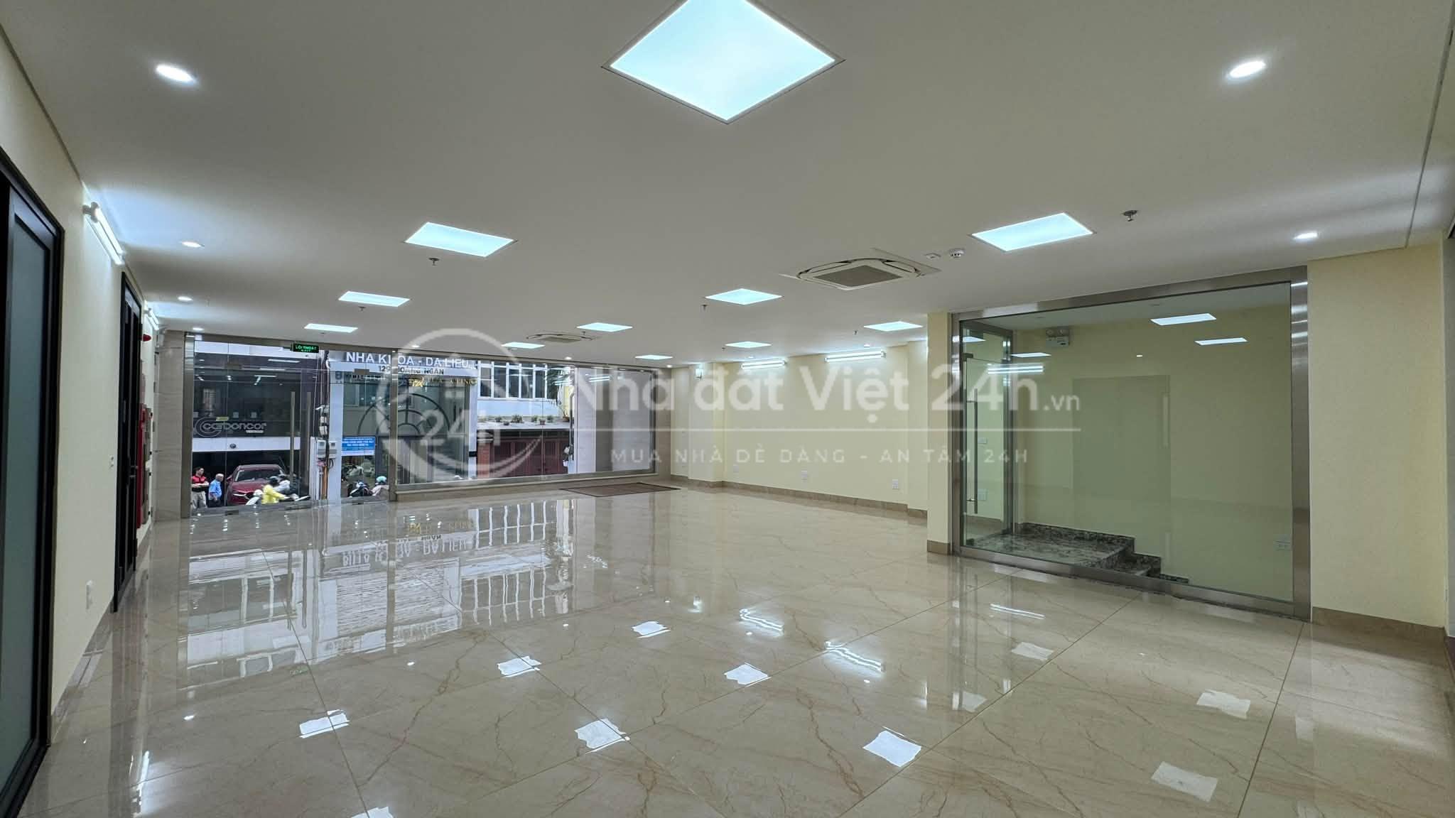 Bán nhà 9 Tầng Mặt phố Hoàng Ngân 211 m, giá 195 tỷ