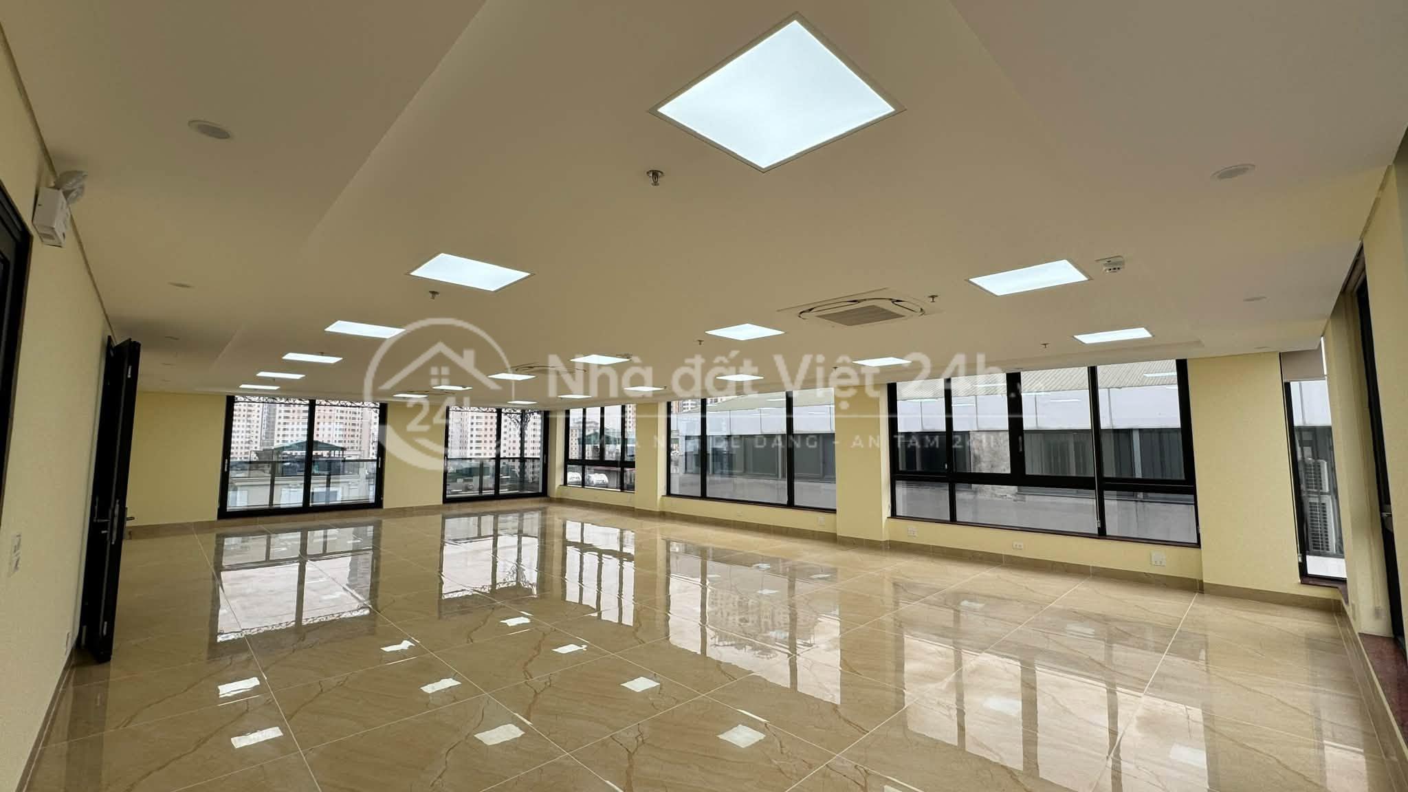 Bán nhà 9 Tầng Mặt phố Hoàng Ngân 211 m, giá 195 tỷ