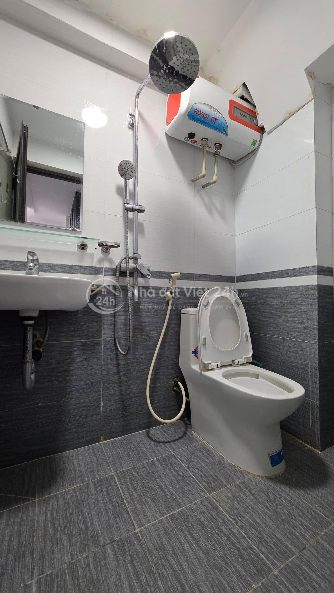 Bán chung cư mini Trần Quang Diệu - Hoàng Cầu 55m2 2PN ở ngay, ô tô đỗ cửa, full nội thất