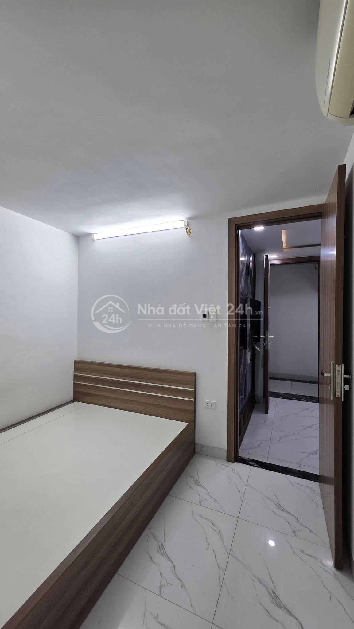 Bán chung cư mini Trần Quang Diệu - Hoàng Cầu 55m2 2PN ở ngay, ô tô đỗ cửa, full nội thất