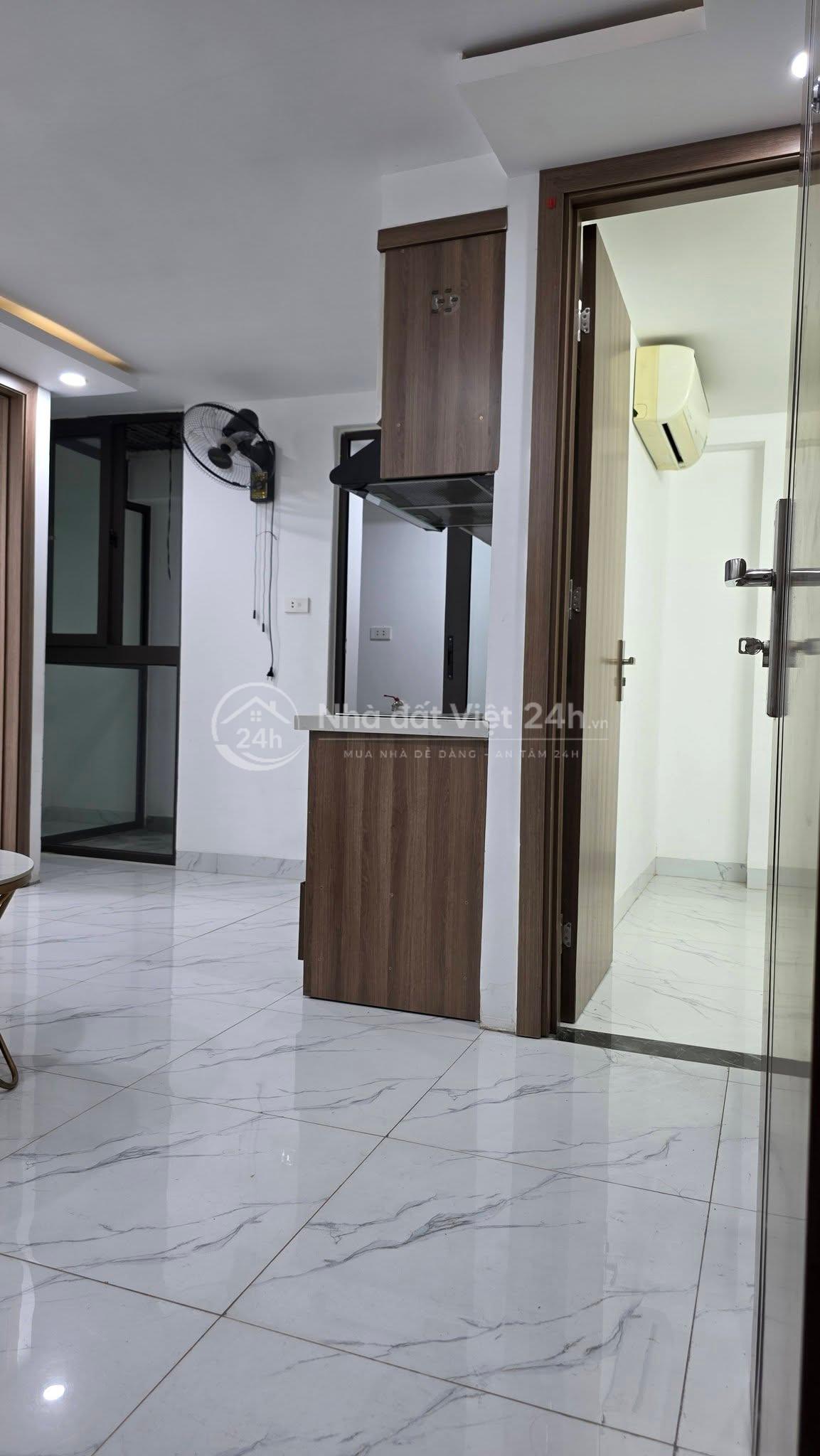 Bán chung cư mini Trần Quang Diệu - Hoàng Cầu 55m2 2PN ở ngay, ô tô đỗ cửa, full nội thất