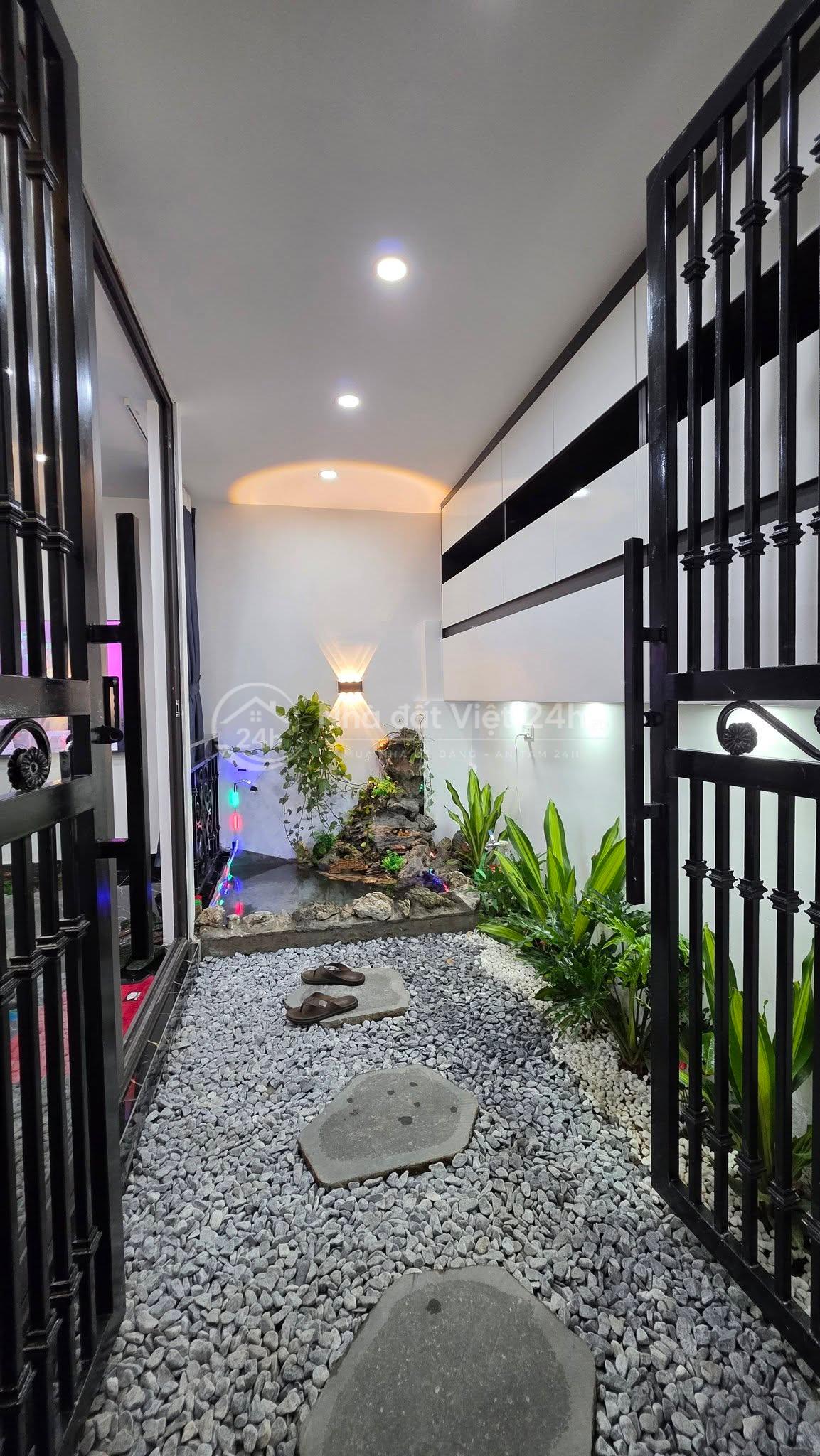 5,xx tỷ gần Xã Đàn, ngõ Chợ Khâm Thiên : sổ đỏ 37m x 3 tầng ~ 156tr/m
