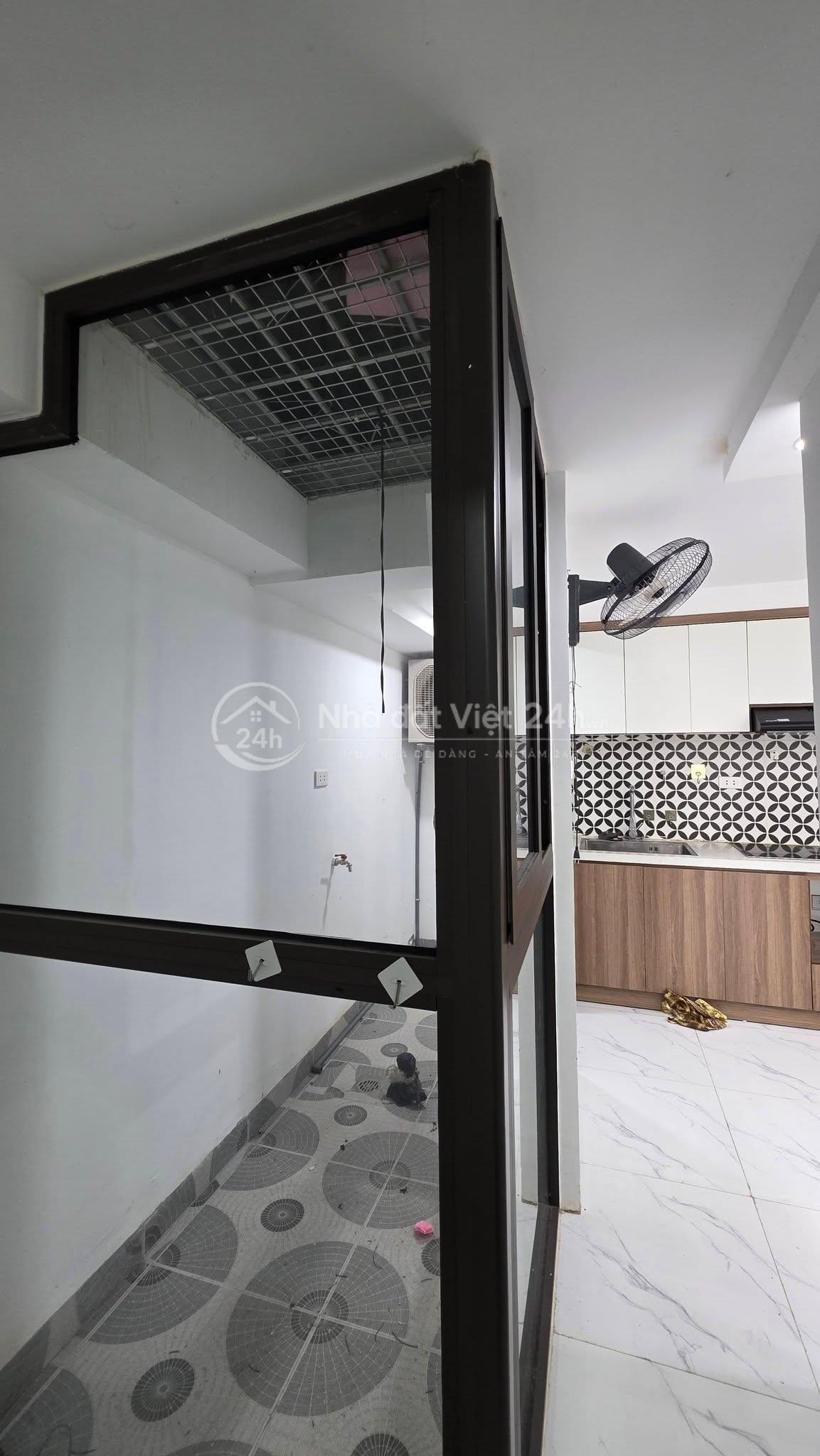 Bán chung cư mini Trần Quang Diệu - Hoàng Cầu 55m2 2PN ở ngay, ô tô đỗ cửa, full nội thất