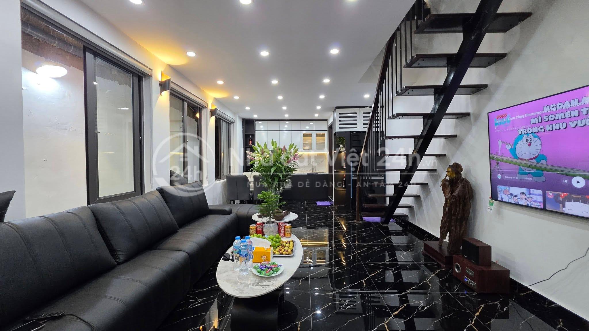 5,xx tỷ gần Xã Đàn, ngõ Chợ Khâm Thiên : sổ đỏ 37m x 3 tầng ~ 156tr/m