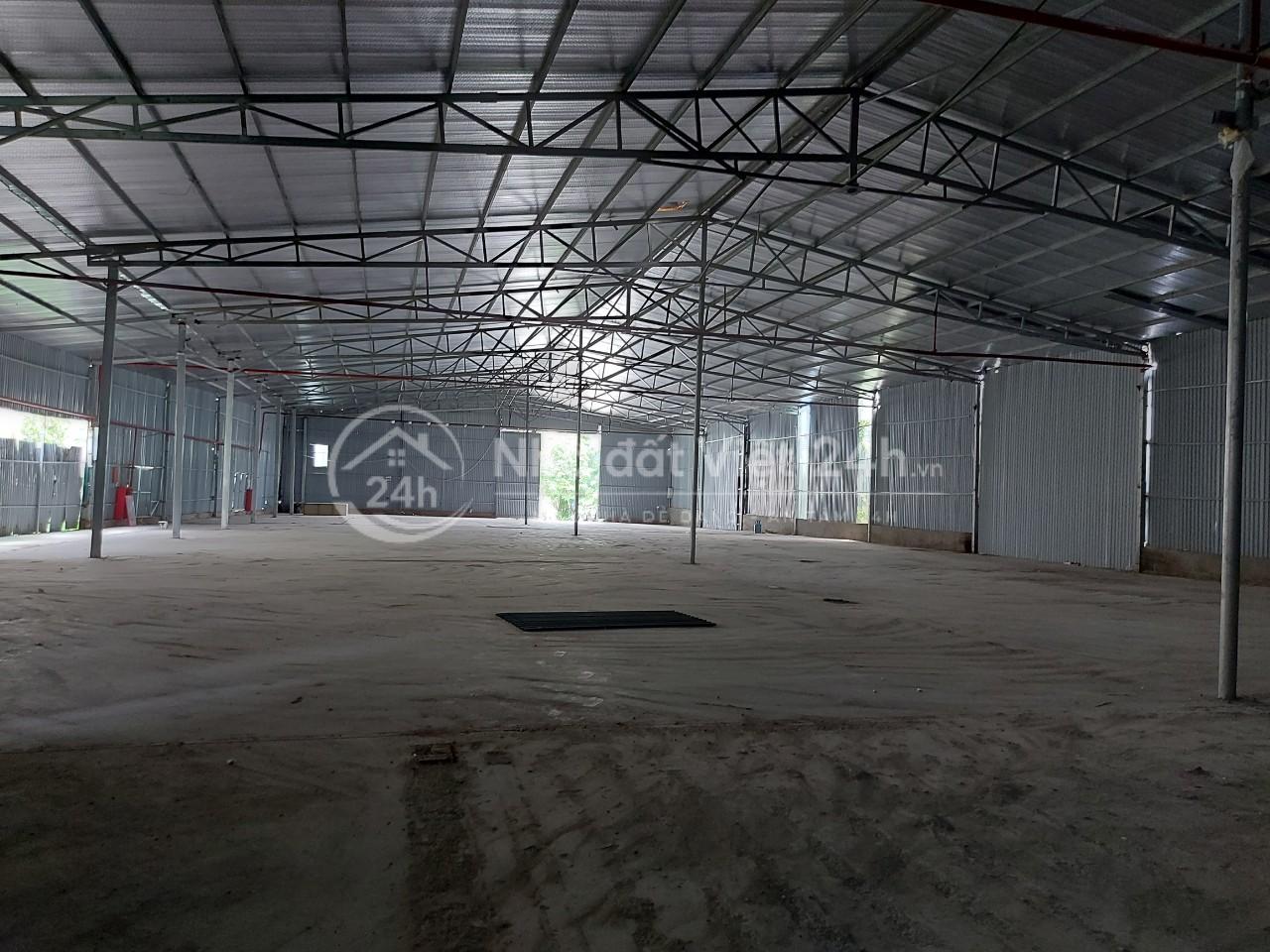 Cho thuê 900m² kho xưởng tại Cầu Diễn, Bắc Từ Liêm, Hà Nội container vào tận nơi