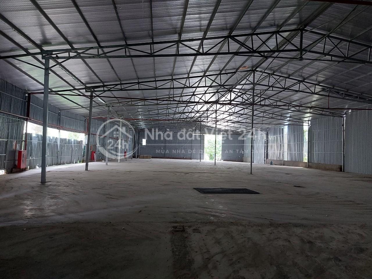 Cho thuê 900m² kho xưởng tại Cầu Diễn, Bắc Từ Liêm, Hà Nội container vào tận nơi